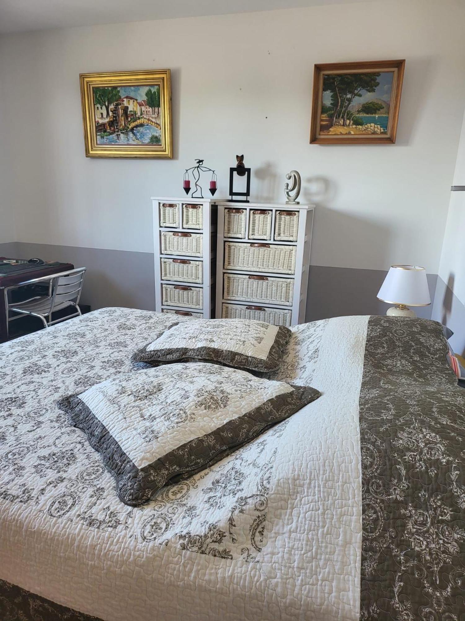 Appartement Standing Bord Sorgue LʼIsle-sur-la-Sorgue Exterior foto